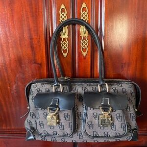 Dooney & Bourke  shoulder handbag